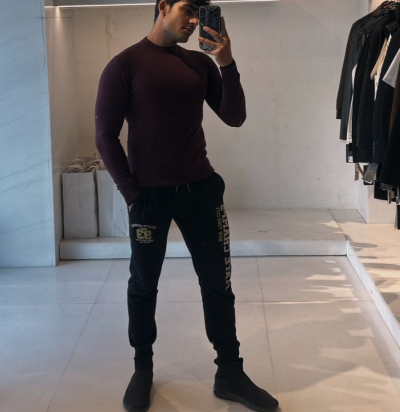 Handsome 19