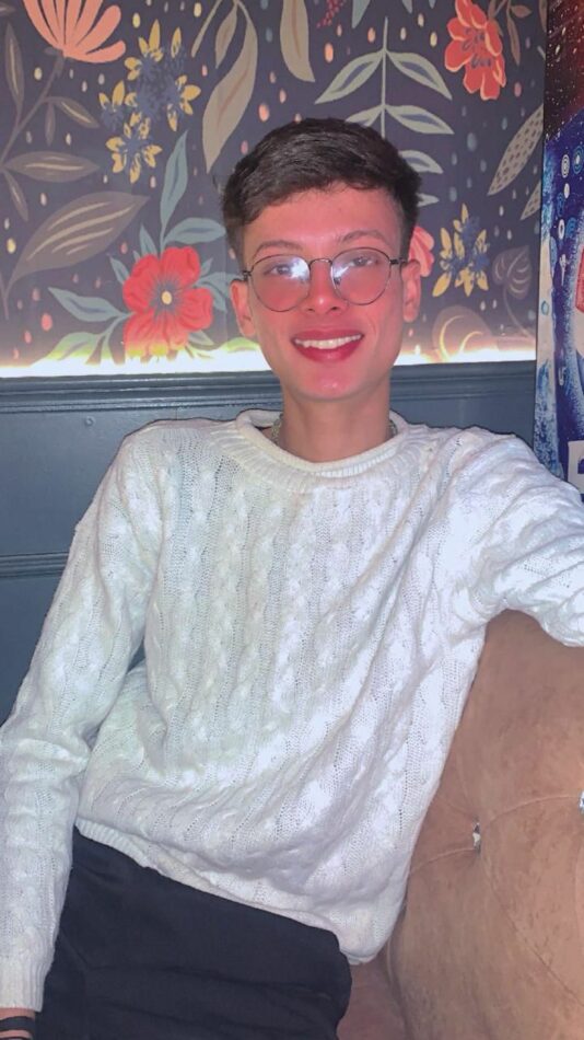 Whitedicktop 9