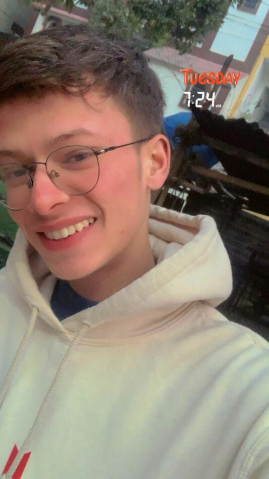 Whitedicktop 5